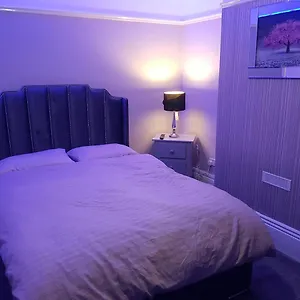 Guest house Highfields Living - Ensuite- Free Wifi- Free Local Parking Sheffield